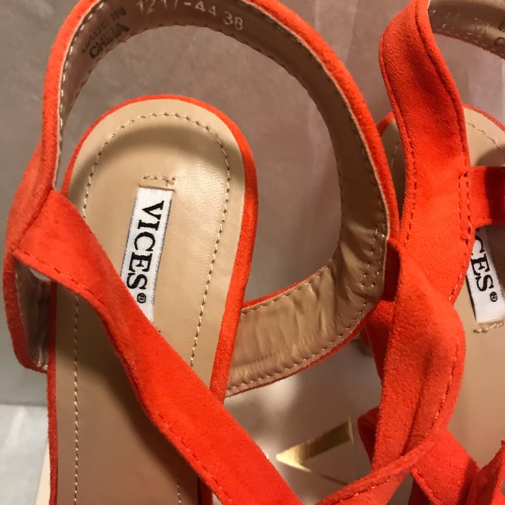 NIB VICES HEELS - Picture 4 of 7